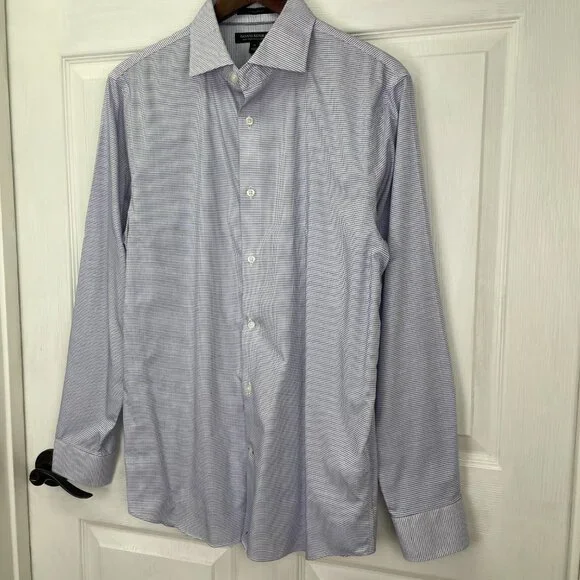 Banana Republic Men Standard-Fit Non-Iron Button-Down Shirt Marfa Blue Medium - Picture 8 of 8